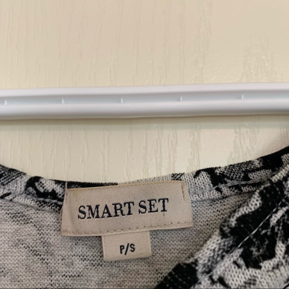 Black and Grey Floral Patterned Skater Dress - Picture 4 of 5